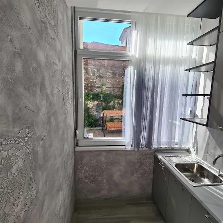 Up Apartment *